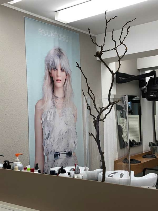 Friseur Silke Damm in Stadthagen mit hochwertigen Haarpflegeprodukten der renommierten Marke Paul Mitchell